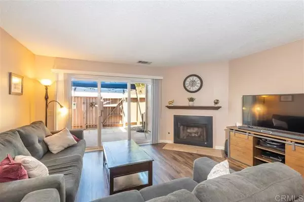 9228 Carlton Oaks Dr, Santee, CA 92071