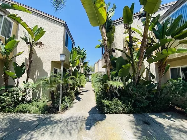 8529 Villa La Jolla Dr #E, La Jolla (san Diego), CA 92037