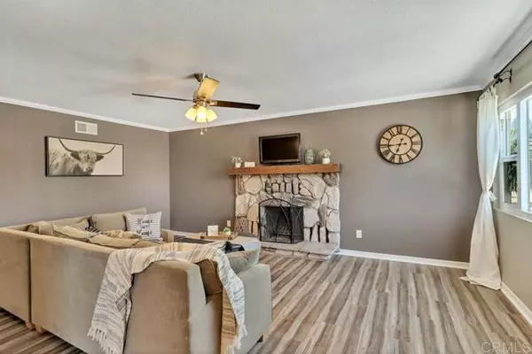 9060 Kay Jay Ln, Lakeside, CA 92040