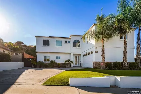 8190 Whitehead Pl, La Mesa, CA 91942