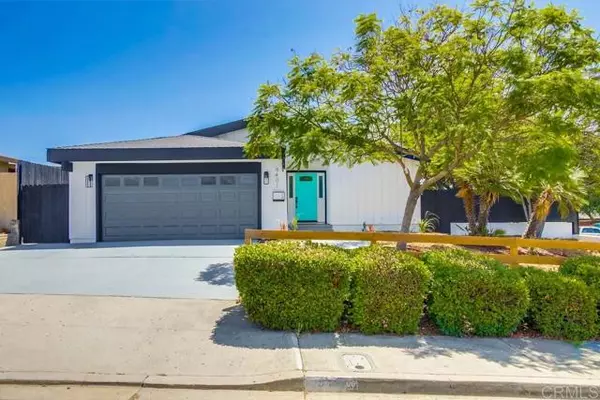 9401 Medina Dr, Santee, CA 92071