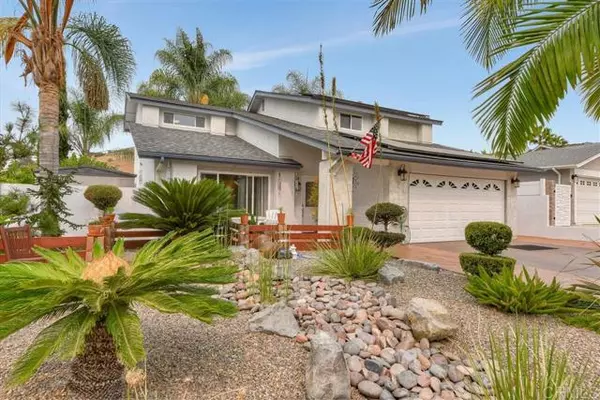 9934 Halberns Blvd, Santee, CA 92071