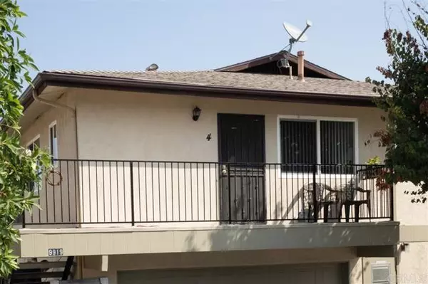 9919 Mission Gorge Rd #4, Santee, CA 92071