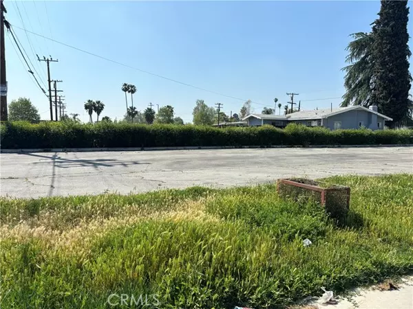 San Bernardino, CA 92405,207 W 23rd Street