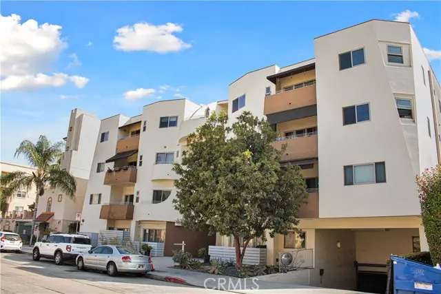 North Hollywood (los Angeles), CA 91601,5016 Bakman Avenue #304