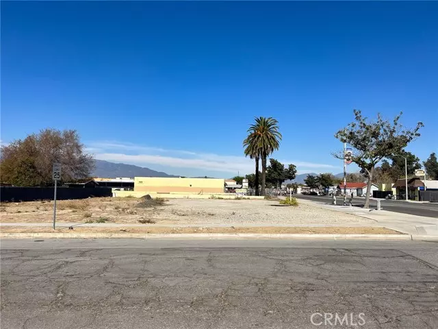 Fontana, CA 92335,9098 Sierra Avenue