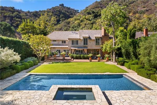 2562 Mandeville Canyon Road, Los Angeles, CA 90049