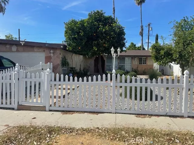 Reseda (los Angeles), CA 91335,8221 Chimineas Avenue