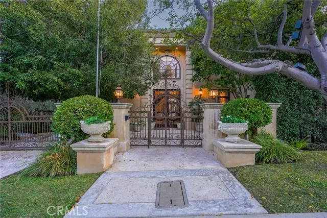 Beverly Hills, CA 90210,1700 Green Acres Drive