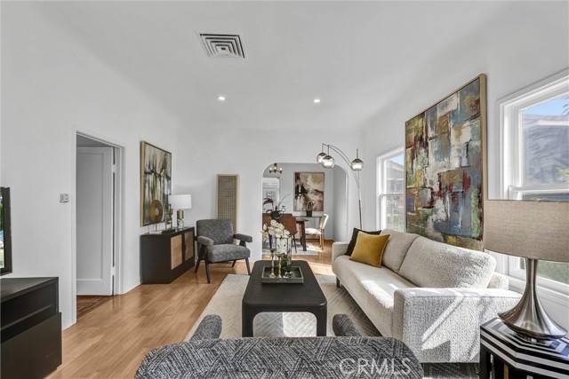 Los Angeles, CA 90029,1046 Hyperion Avenue