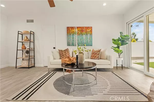 Woodland Hills (los Angeles), CA 91367,23800 Tiara Street