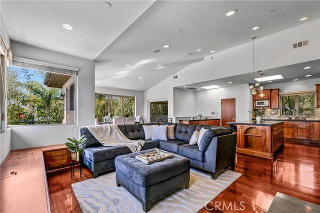Manhattan Beach, CA 90266,1542 Manhattan Beach Boulevard