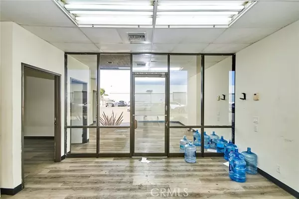 Bell Gardens, CA 90201,6842 Suva