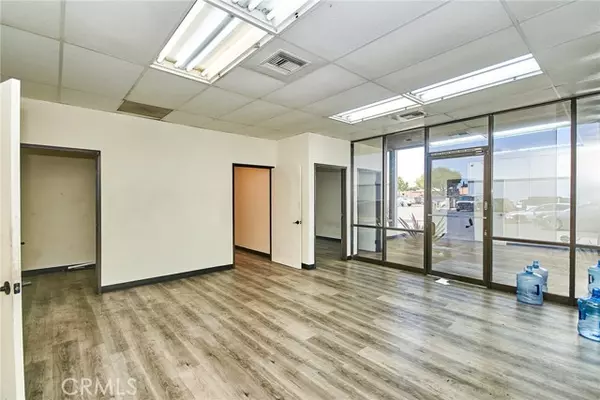 Bell Gardens, CA 90201,6844 Suva Street