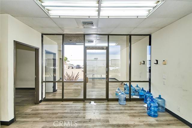 Bell Gardens, CA 90201,6844 Suva Street