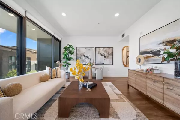 Pasadena, CA 91101,709 E Walnut Street #415