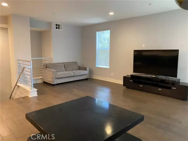 Irvine, CA 92612,270 Rockefeller