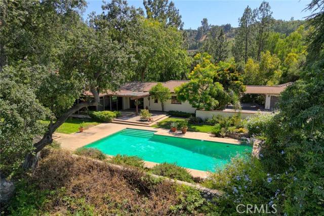 1075 Pine Oak Lane, Pasadena, CA 91105