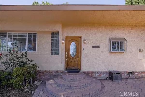 La Crescenta, CA 91214,3953 Santa Carlotta