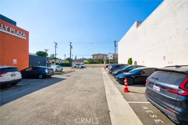 Alhambra, CA 91801,527 W Main Street