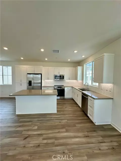 Eastvale, CA 92880,5974 Altyn