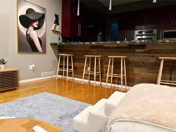 Los Angeles, CA 90065,1218 Olancha Dr