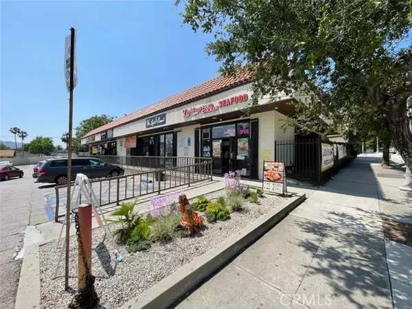 1361 N Fair Oaks Avenue, Pasadena, CA 91103