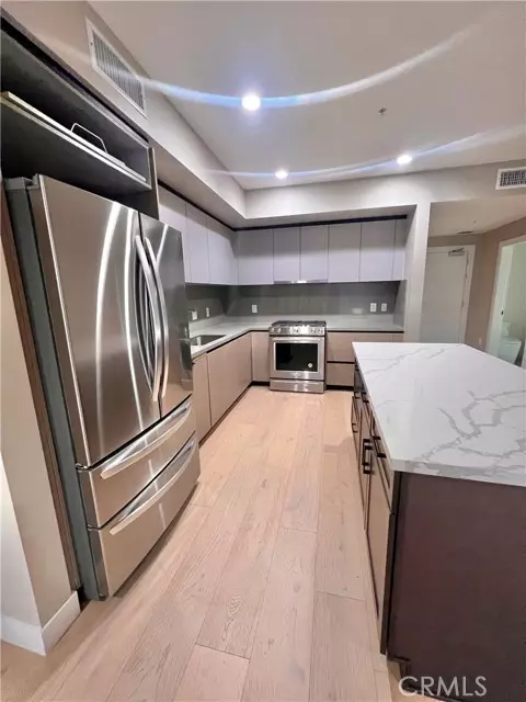 Pasadena, CA 91101,39 S Los Robles Avenue