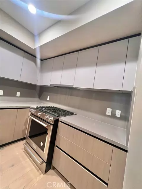 Pasadena, CA 91101,39 S Los Robles Avenue