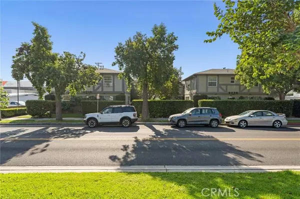 3720 W Chandler Boulevard #B, Burbank, CA 91505