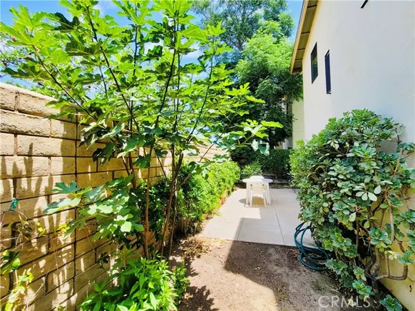 Reseda (los Angeles), CA 91335,7331 Tampa Avenue