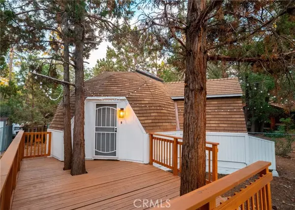 403 Highland Lane, Sugarloaf, CA 92386