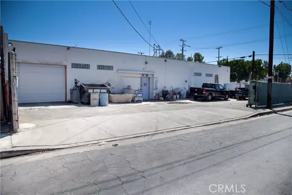 7922 Woodley Avenue, Van Nuys (los Angeles), CA 91406