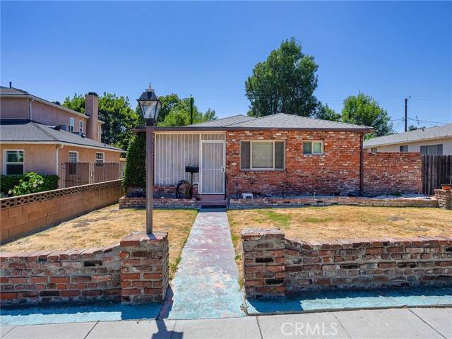 323 N Avon Street, Burbank, CA 91505