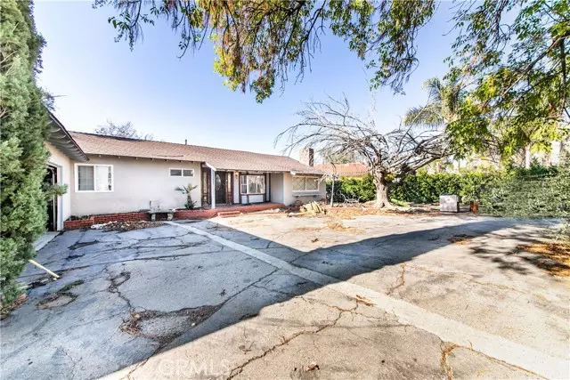 13207 Fellows Avenue, Sylmar (los Angeles), CA 91342