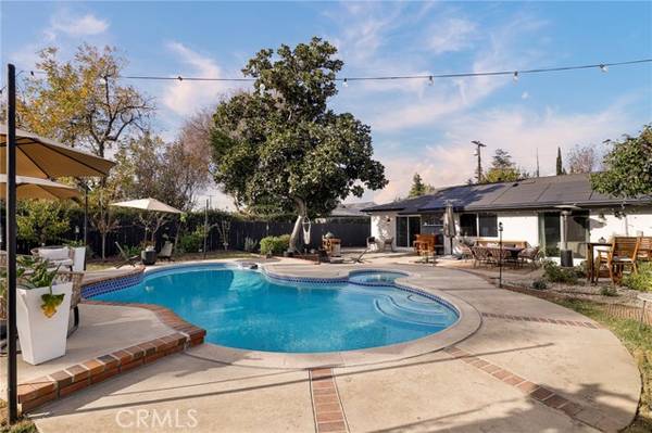 22642 Hatteras Street, Woodland Hills (los Angeles), CA 91367