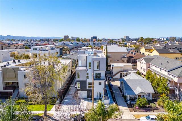 North Hollywood (los Angeles), CA 91601,5263 Cartwright Avenue