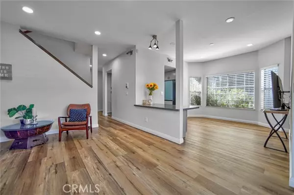 Winnetka (los Angeles), CA 91306,20851 Community Street #10