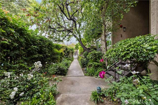 7439 Woodman Ave. #35, Van Nuys (los Angeles), CA 91405