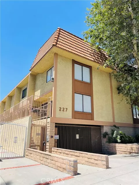 Burbank, CA 91502,227 E Burbank Boulevard #E