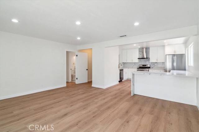 Granada Hills (los Angeles), CA 91344,17107 San Jose Street