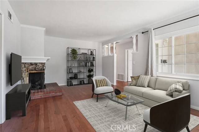 Woodland Hills (los Angeles), CA 91303,6552 Farralone Avenue