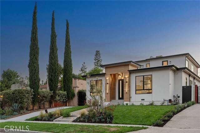555 N Plymouth Boulevard, Los Angeles, CA 90004