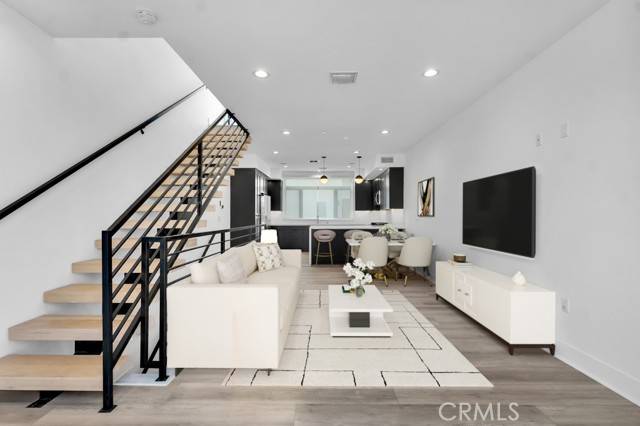 11304 Victory Boulevard, North Hollywood (los Angeles), CA 91606
