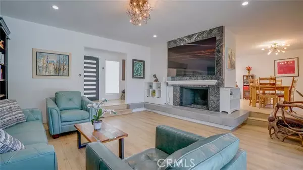 Woodland Hills (los Angeles), CA 91367,23853 Hatteras Street