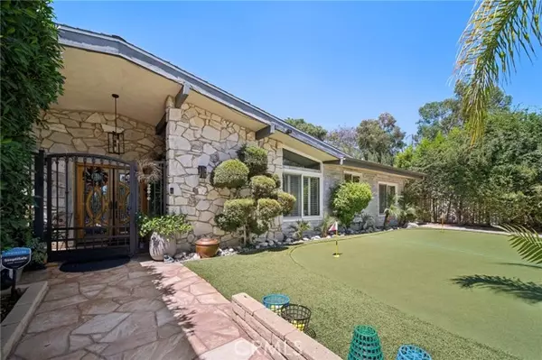 Granada Hills (los Angeles), CA 91344,16857 Colven Road