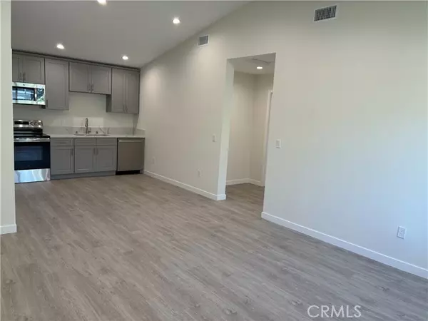 16055 Gledhill St, North Hills (los Angeles), CA 91343