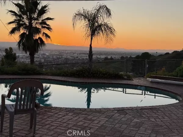 3003 Mesa Verde Drive, Burbank, CA 91504