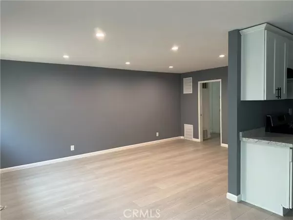 North Hollywood (los Angeles), CA 91606,6722 Whitsett Avenue