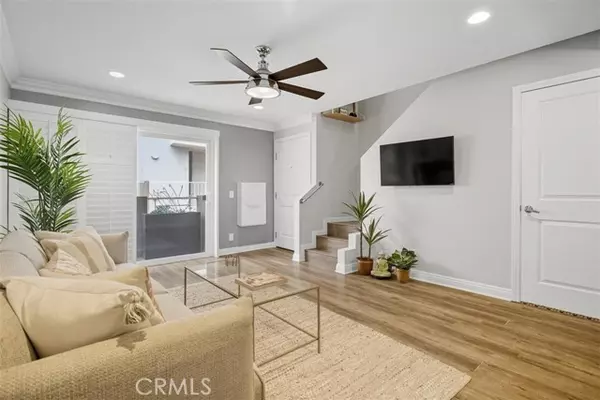 Burbank, CA 91505,355 N Maple Street #209